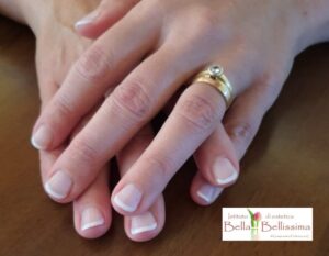 Smalto semipermanente mani a Borgosesia - Bella Bellissima